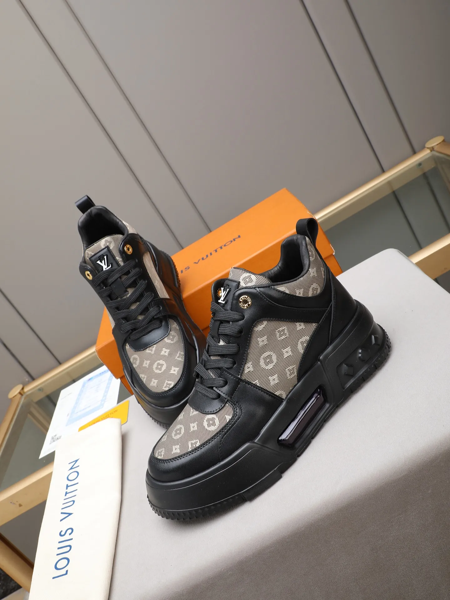 PP460 High Top Men's [LV] Autumn and winter high top classic hot style💝 👣👣Perfect last shape, beautiful design style 💋 💋This winter is no longer cold😢😢Cow leather➕LV special material➕Breathable sheep lining➕Non-slip and wear-resistant foam air cushion outsole🎩A must-have for fashionable men❗Number: 38-44 (45 custom-made) The real thing looks better🎬The real thing looks better👅, 5 colors to choose from